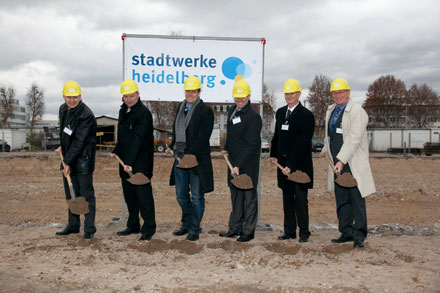 Spatenstich für Kraftwerk auf Basis von Holz und Kraft-Wärme-Kopplung.