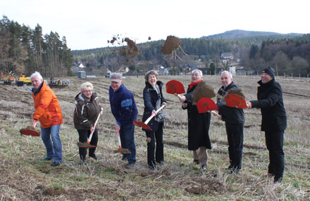 Der Spatenstich für den neuen Solarpark im Lichtenfelser Ortsteil Seehof ist erfolgt.