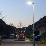 Typische Anliegerstraße mit LED Beleuchtung.