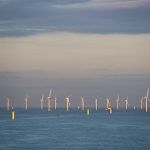 Offshore-Windpark Gwynt y Môr vor Nordwales: Von geplanten 160 Windkraftanlagen ist die erste in Betrieb genommen worden – der Rest soll 2014 folgen.