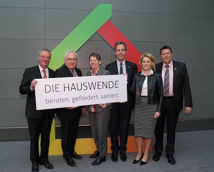 Ein breites Bündnis aus Politik und Wirtschaft startet die Informationskampagne „Die Hauswende“.