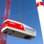 Für den Windpark Brünnstadt hat das Unternehmen GGEW die erste Gondel installiert.