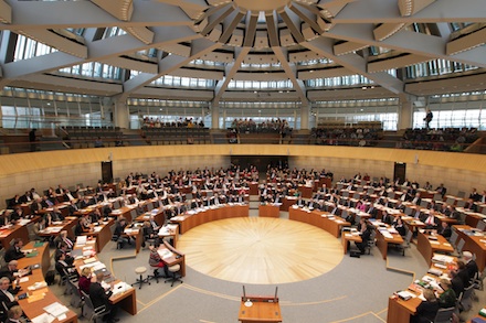 Plenarsitzung: Landtag NRW setzt sich für eine Stärkung der Position von Kommunen bei Konzessionsvergaben ein.