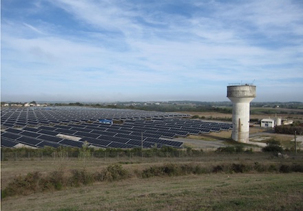 Visualisierung der Solaranlage: Eine ehemalige Uranaufbereitungsanlage liefert künftig Sonnenenergie.