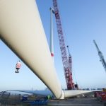 Rotorstern auf dem Weg zur Montage: Auf der Fläche des ehemaligen Tagebaus Garzweiler ist die erste Windkraftanlage fertiggestellt.