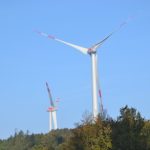 Die vier Windkraftanlagen auf dem Rödeser Berg sind errichtet.