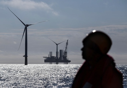 Das Jahr 2014 bescherte der Offshore-Windenergiebranche einen Rekordwert. 2015 soll der Zubau auf hoher See weitergehen.