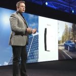 Tesla-Chef Elon Musk hat in Los Angeles zwei neue Batteriesysteme vorgestellt.