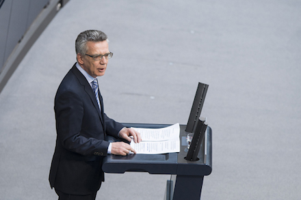 Bundesinnenminister Thomas de Maizière bewertet das neue IT-Sicherheitsgesetz als wichtigen Schritt zur Stärkung der IT-Systeme in Deutschland.