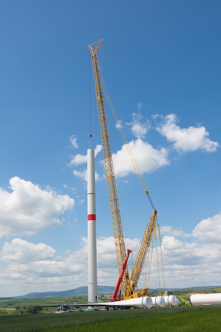 Der Energiedienstleister ESWE Versorgung errichtet in Biedesheim eine 200 Meter hohe Windenergieanlage.