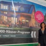 Bayerns Wirtschaftsministerin Ilse Aigner hat das 10.000-Häuser-Programm gestartet.