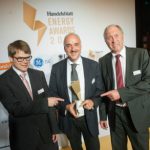 Repräsentanten der Stadtwerke Wolfhagen nehmen den Energy Award 2015 entgegen.