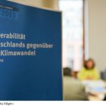 Während einer Pressekonferenz zur Klimaanpassung in Berlin präsentierten Vertreter von BMUB