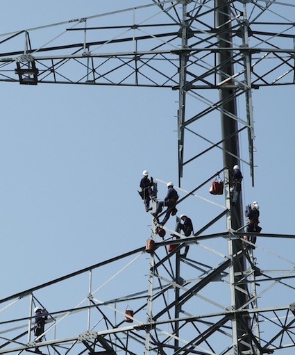 Beim Bau der Gleichstromtrassen tauschen Übertragungsnetzbetreiber die Zuständigkeiten.