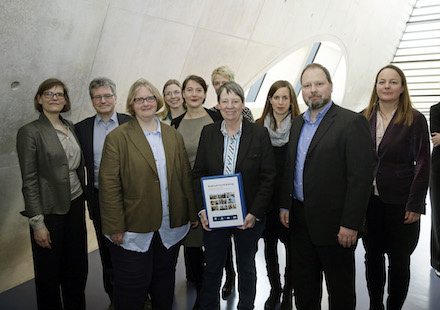 Bundesumweltministerin Barbara Hendricks hat die Ergebnisse der Bürgerbeteiligung zum Klimaschutzplan 2050 in Empfang genommen.