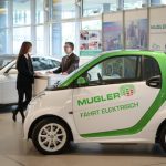 Auf der Messe new mobility werden aktuelle Elektroautos ausgestellt.