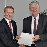 E.ON Vorstandsmitglied Dr. Karsten Wildberger (links) und Rektor der RWTH Aachen