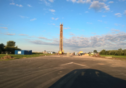 Das Baufeld zur Errichtung der Acht-Megawatt-Windkraftanlage von Adwen.