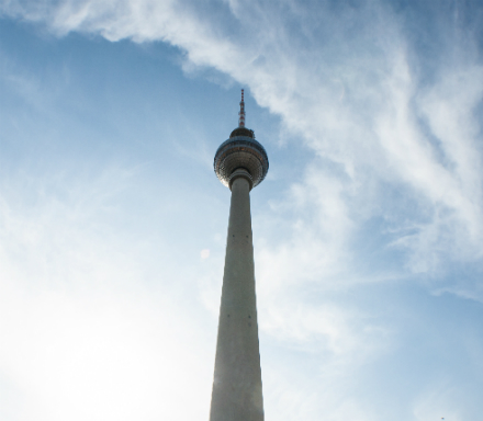 Der Landesbetrieb Berlin Energie hat ein verbindliches Kaufangebot für das Berliner Stromnetz abgegeben.