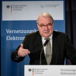 Wirtschaftsstaatssekretär Uwe Beckmeyer: „Verzahnung der Industrien und Branchen entscheidet über den Erfolg der Elektromobilität.“