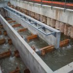 Über die Becken des neuen Fischpasses am Wehr bei der Talmühle in Neubulach können die Fische die Nagold bergauf wandern.