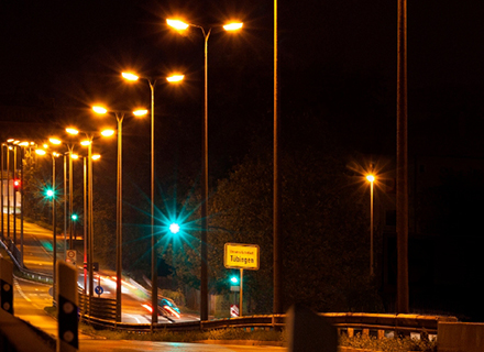 Ein Teil der Tübinger Straßenbeleuchtung hat bereits LED-Ausrüstung. Nun kommen bis zum Sommer weitere 500 Straßenlampen dazu.