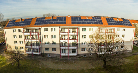 Ein Mieterstromprojekt der Stadtwerke verhilft der Stadt Burg zur Auszeichnung als Energie-Kommune des Monats.