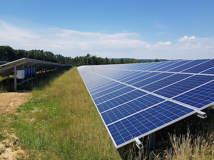 Der Solarpark in Niersbach hat nun mit der Gemeinde Niersbach einen kommunalen Eigentümer.