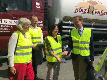 Besuch von Ministerin Höfken bei den Westerwälder Holzpellets.