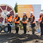 Symbolischer Spatenstich für den Breitband-Ausbau in der Gemeinde Siggelkow.