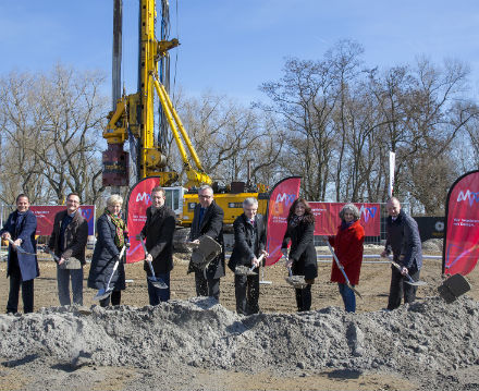 Spatenstich für den Bau der knapp drei Kilometer langen neuen Fernwärmeleitung von MVV-Energie.