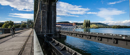 Wasserkraftwerk liefert Strom für Power-to-Gas-Anlage.