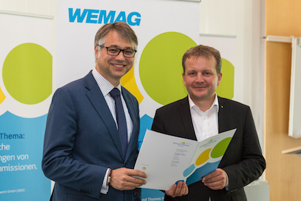 WEMAG-Vorstand Thomas Murche (l.) und Schwerins Oberbürgermeister Dr. Rico Badenschier haben große Ziele mit der neuen Klima-Allianz Schwerin.