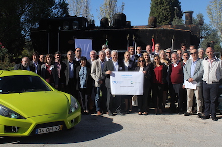 Beim Treffen in Portugal sprachen die Vertreter der Partnerstädte Friedberg und Entroncamento über die Energiewende. Im Fokus stand das Thema Elektromobilität.