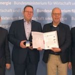 Das erste Zertifikat für ein Smart Meter Gateway wurde übergeben.