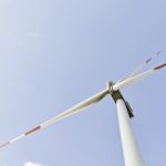 Zunächst wird BayWa r.e. gemeinsam mit PMF Alternative Energiesysteme in Thüringen drei Windparks realisieren.