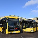 Noch in diesem Jahr sollen je 15 E-Busse von den Unternehmen Solaris und Mercedes-Benz bei der BVG in Berlin in Betrieb gehen.