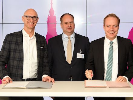 Stadtwerke Dresden und Deutsche Telekom starten Pilotprojekt zum intelligenten Stromnetz-Management.