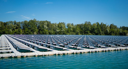 Projekt mit Vorbildcharakter: Die schwimmende Photovoltaikanlage auf dem Baggersee bei Renchen.