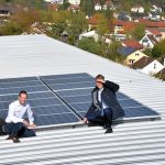 Seit einem Monat versorgt die Photovoltaikanlage auf dem Dach des Dietrich-Bonhoeffer-Gymnasium (DBG) die Schule mit Solarstrom.