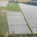 Der Solarpark Barth 5 westlich von Stralsund wurde von BayWa r.e. realisiert und von der UmweltBank finanziert.