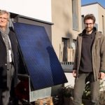 Im Projekt „PV-Anlagen für die Steckdose“ untersucht der Freiburger Versorger Badenova die Tauglichkeit von Balkon-Solaranlagen.