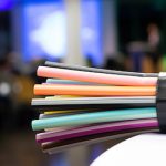 Glasfaser-Kabel: Bis Mitte 2021 werden in München rund 70.000 weitere Wohn- und Gewerbeeinheiten ans Glasfasernetz angeschlossen.