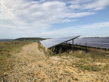 Der Solarpark Kersch kurz vor der Fertigstellung.