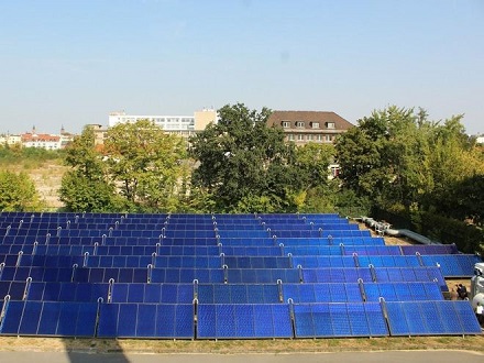 Solarthermie kann auch als Quelle für ein Wärmenetz dienen