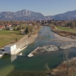 Im bayerischen Fluss Loisach ist das erste Schachtwasserkraftwerk in Betrieb gegangen.