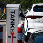 Das neue Whitepaper von TankE liefert kommunalen Unternehmen praxisorientierte Tipps für die Planung und Umsetzung einer passenden Lade-Infrastruktur für Elektroautos.