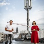 5G-Antenne über den Dächern von Köln.