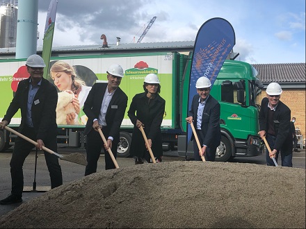 Spatenstich für das Molkereiwärmeprojekt bei Schwarzwaldmilch.