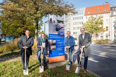 Spatenstich zum ersten Ultra-Schnellladepark an der B31/Schreiberstraße in Freiburg.